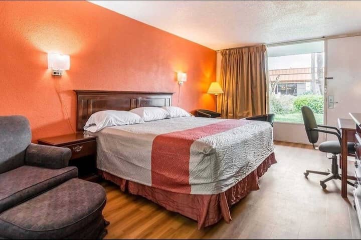 Room 6 of 31