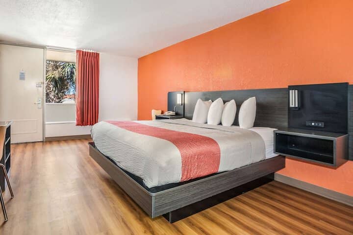 Room 12 of 31